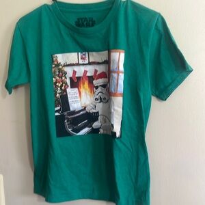 Star Wars Boys Medium Green Stormtrooper Fireplace Christmas Holiday T-Shirt